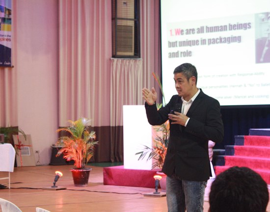 Foreign University International School Manila Philippines - Chief Disturber of Business Works Inc., Mr. Anthony Pangilinan, who engaged the parents with the topic ‘Life as a Parent: Guiding your children in making decisions.’