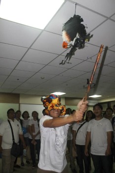 Foreign University International School Manila Philippines - Finale: The piñata
