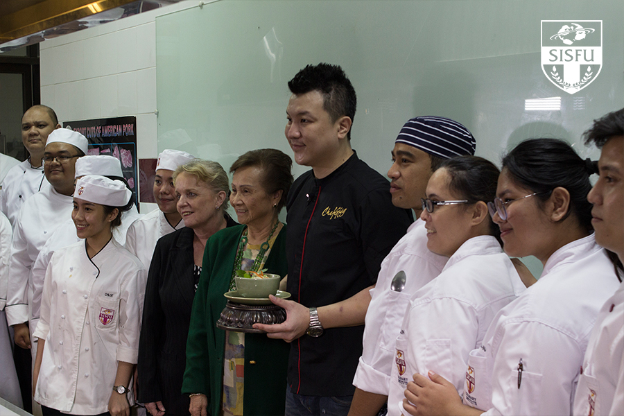 Iron Chef Thailand winner demonstrates Thai cuisine cooking at SISFU